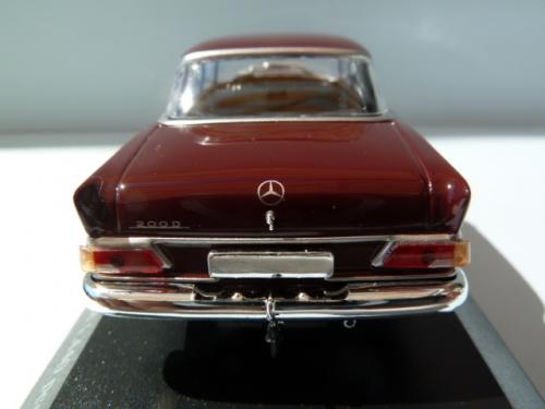 Mercedes-benz 200 (w110)