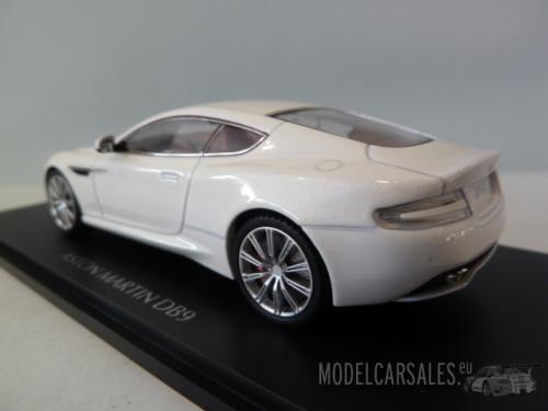 Aston Martin DB9