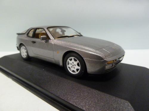 Porsche 944 S2