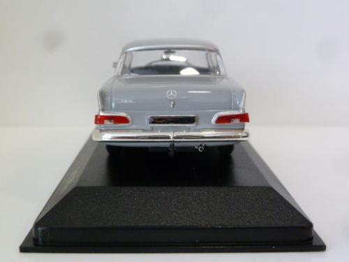 Mercedes-benz 190 (w110)